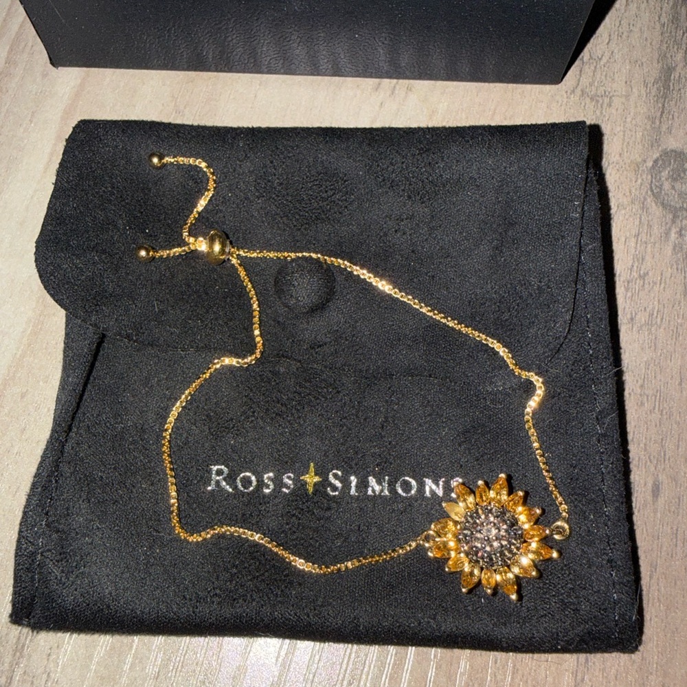 🏷️NIB🌻 Sunflower Smoky Quartz Sunflower Bracelet in Gold - Picture 2 of 3